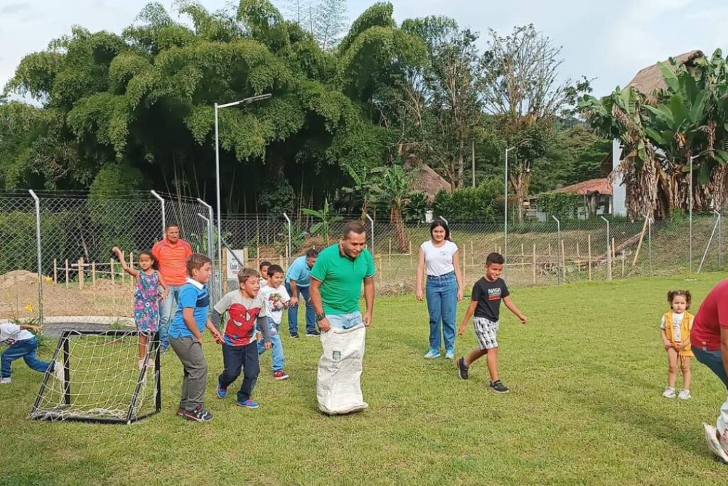 Recreacion campestre, acuatica, pista jabonosa6