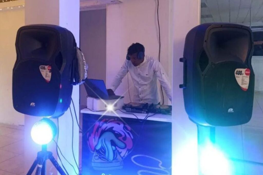 Equipos -implementos-Dj Sonidos Luces2